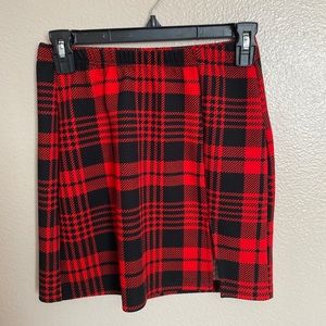 red and black plaid mini skirt